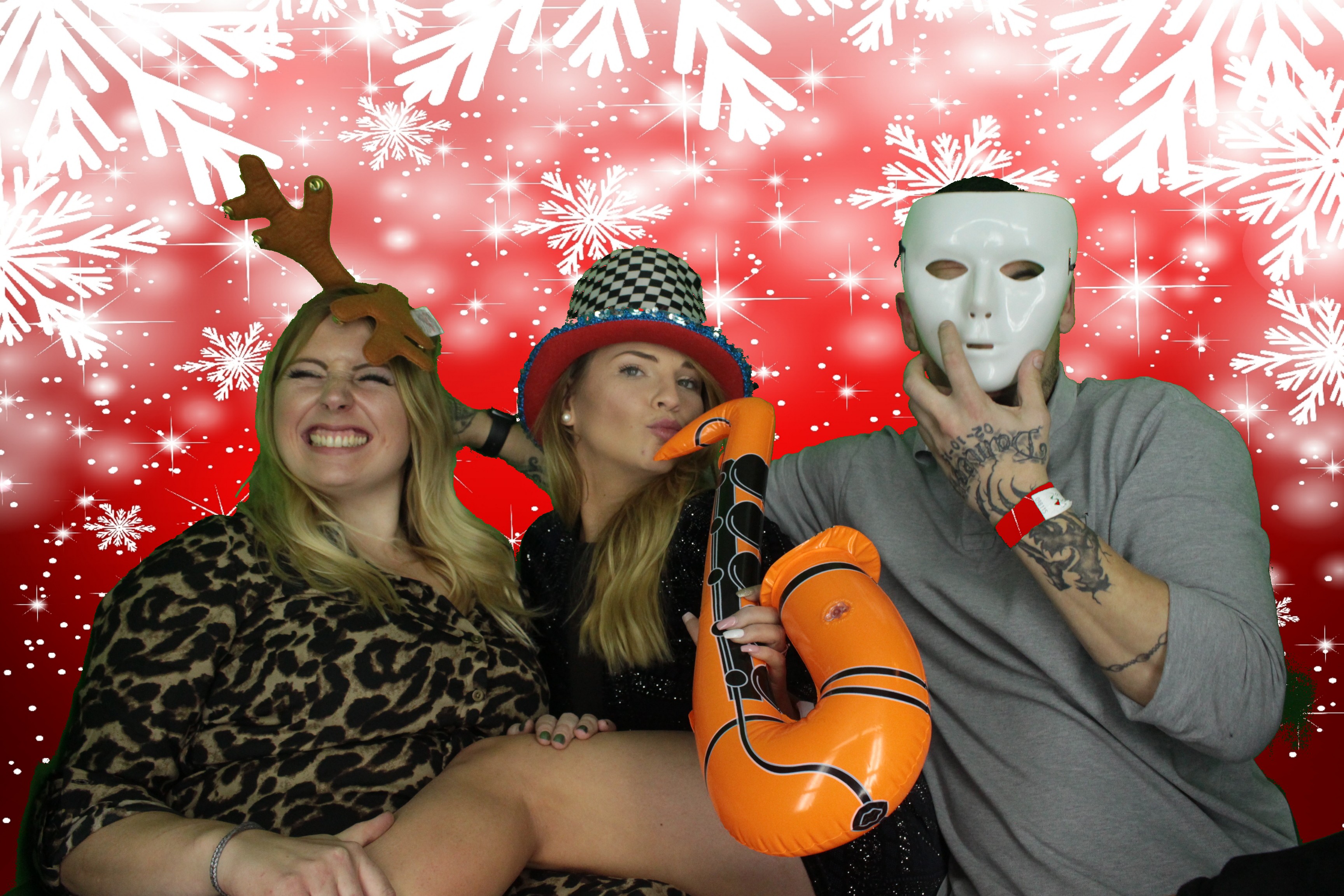 One Line Christmas Party | View more photos from the event at gallery.myphotoboothexperience.co.uk/u/MyPhotoBoothExperienceLtd/One-Line-Christmas-Party